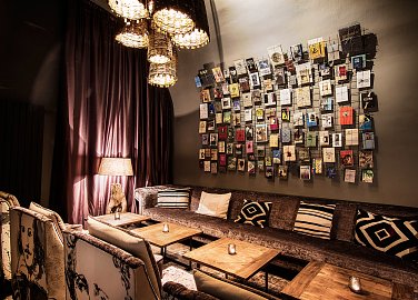 Žlutá ponorka - Poetic Cocktail Bar