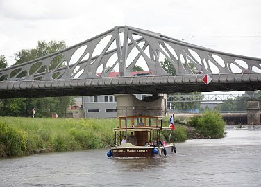 Dvacáté narozeniny Dlouhého mostu