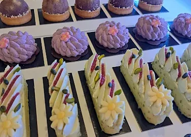 La cukrárna. Sněz mě