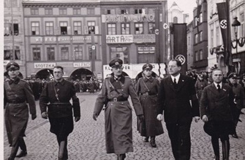 Válečnými ČB - vnitřní město