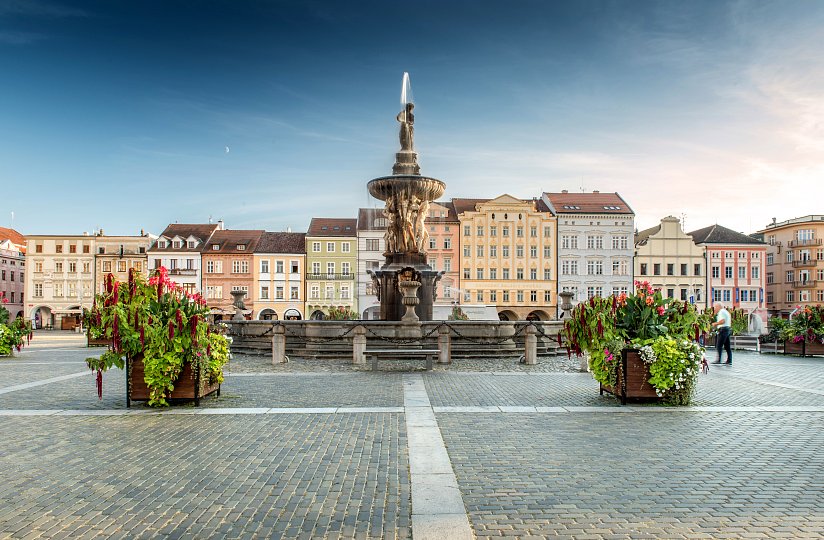 Oprava Samsonovy kašny na náměstí Přemysla Otakara II.